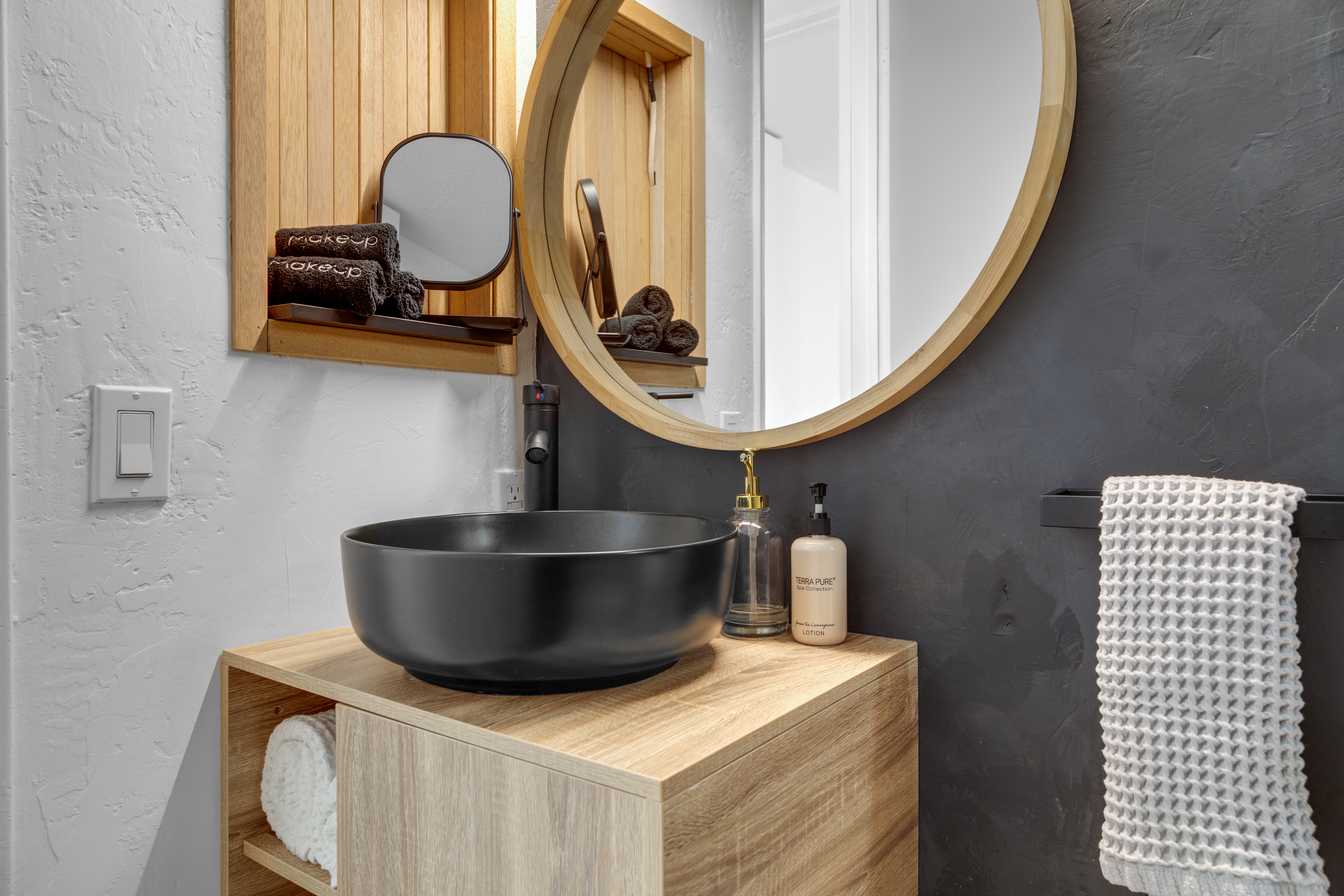 68-1761 MELIA ST F109FL1