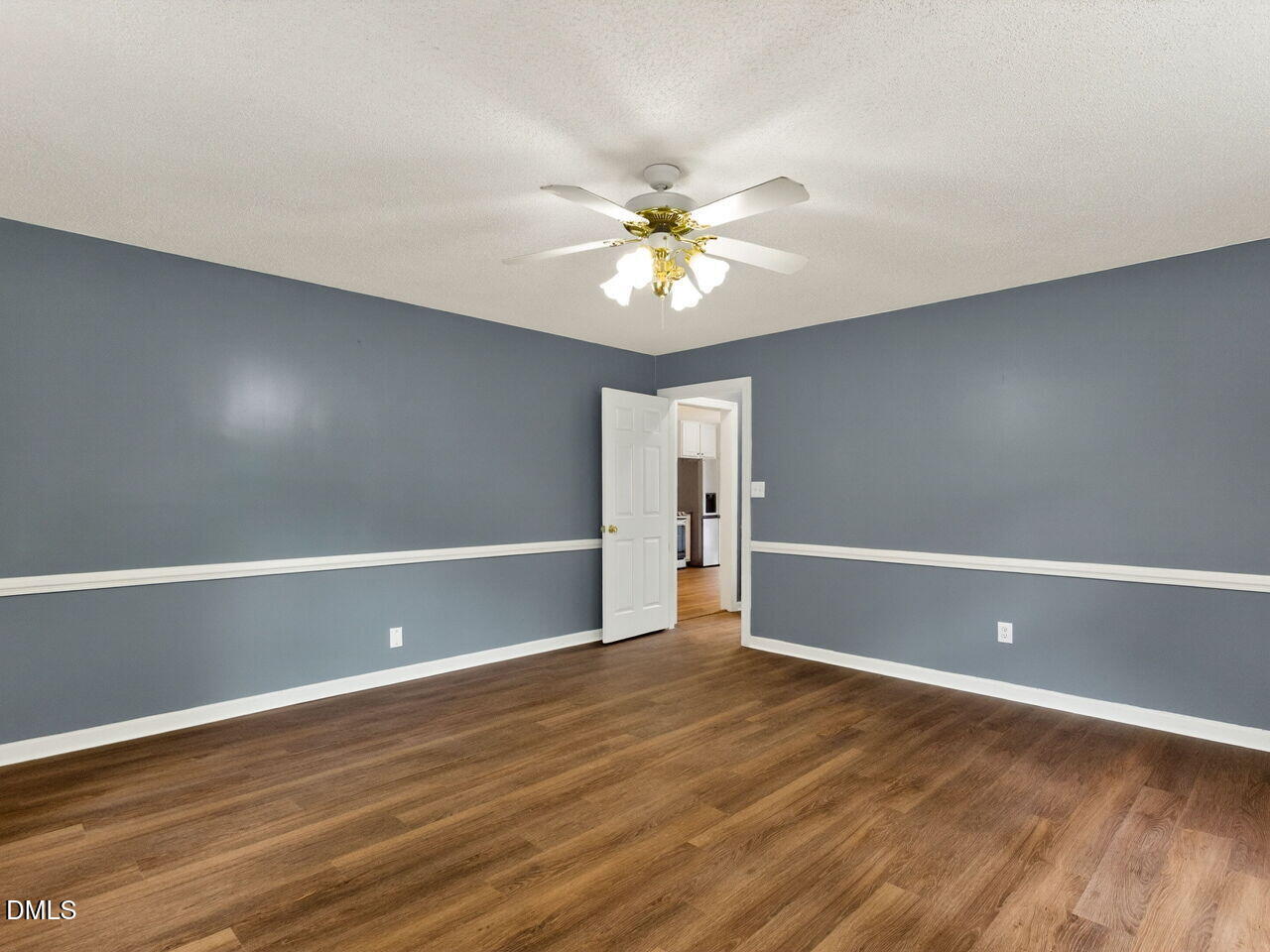 98 Starcroft Drive