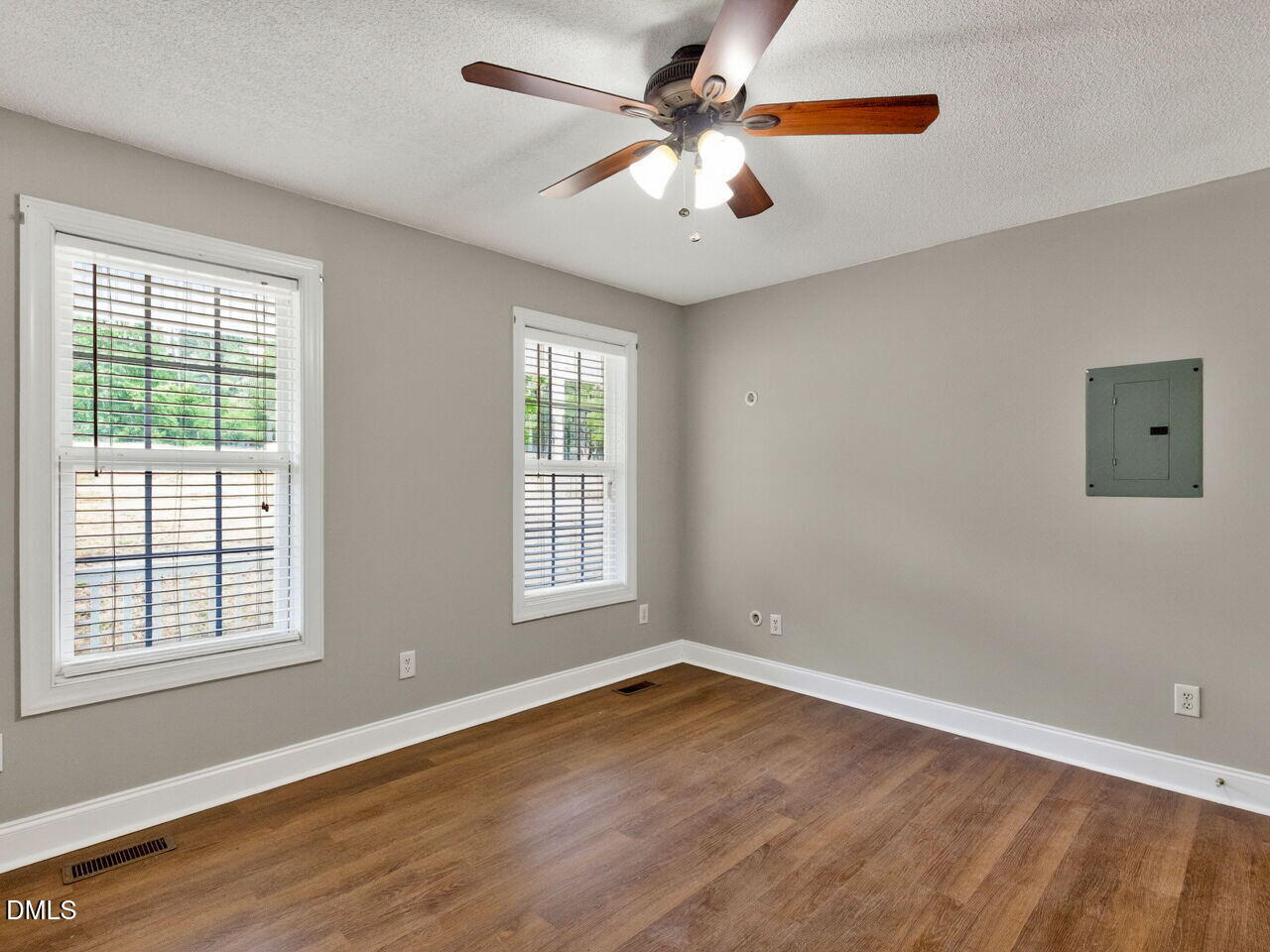 98 Starcroft Drive