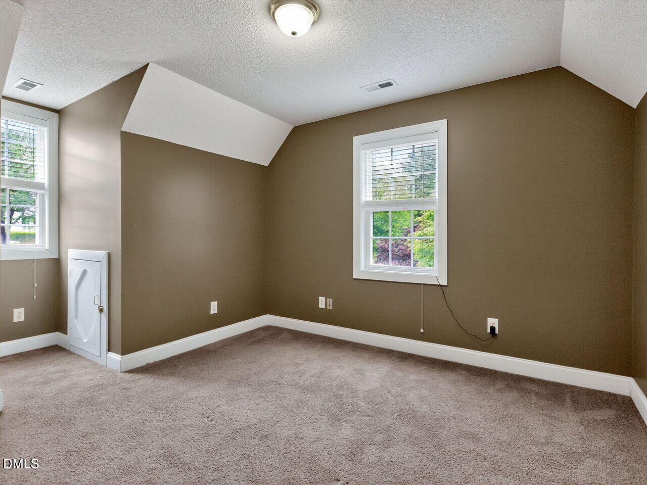 98 Starcroft Drive