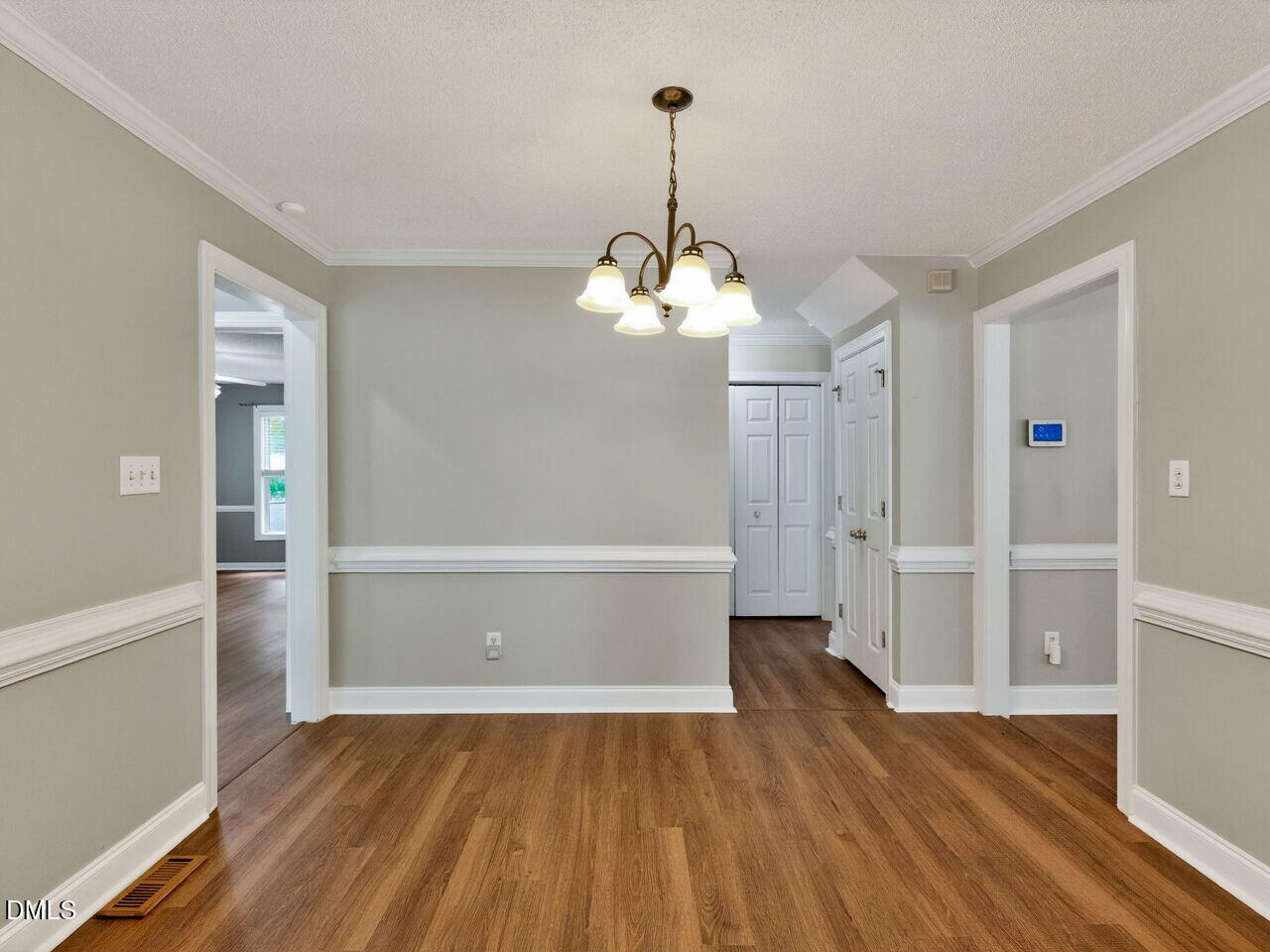 98 Starcroft Drive
