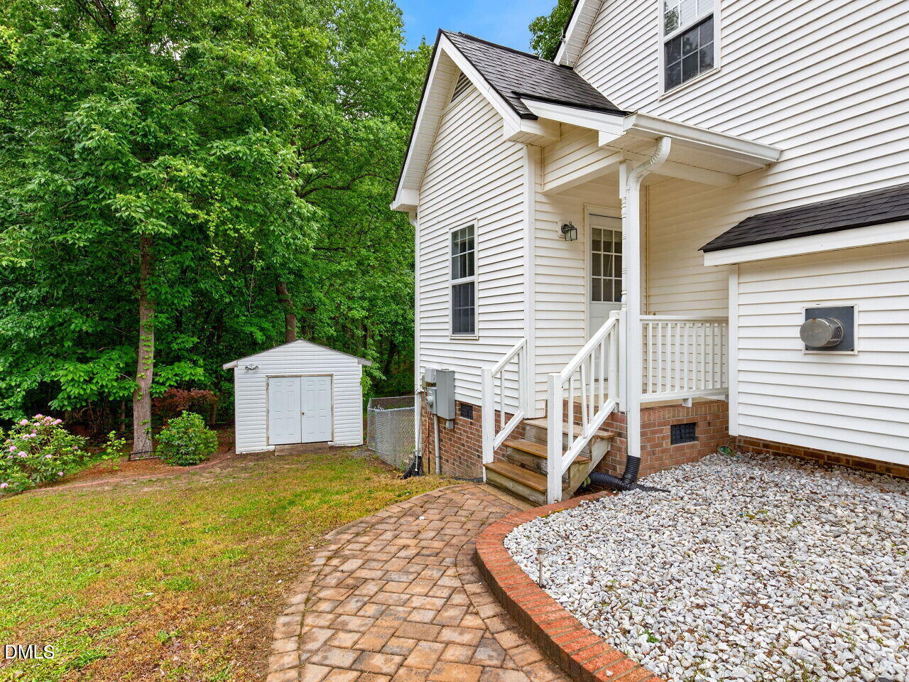 98 Starcroft Drive