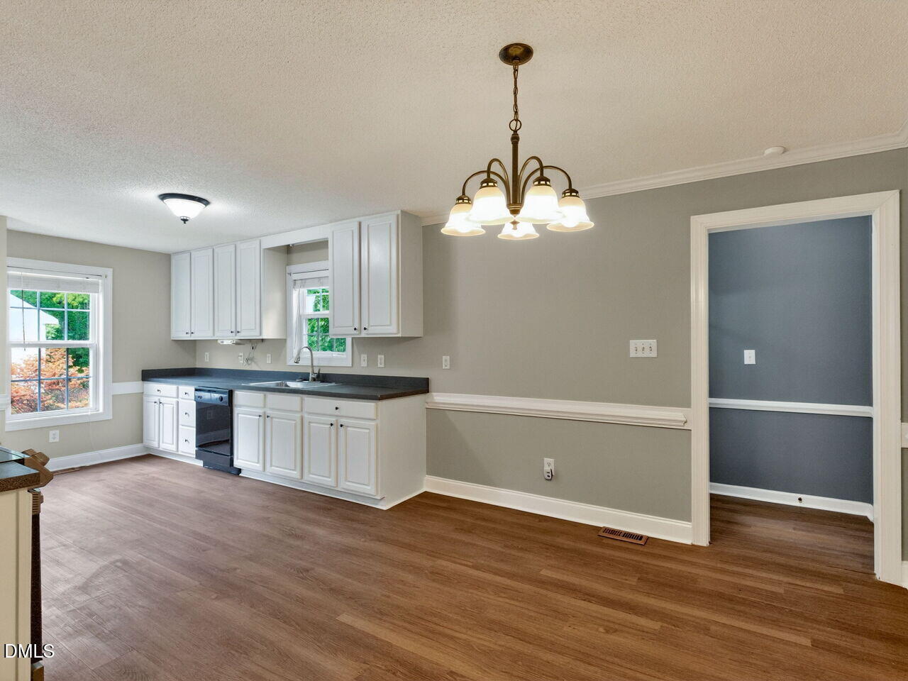 98 Starcroft Drive