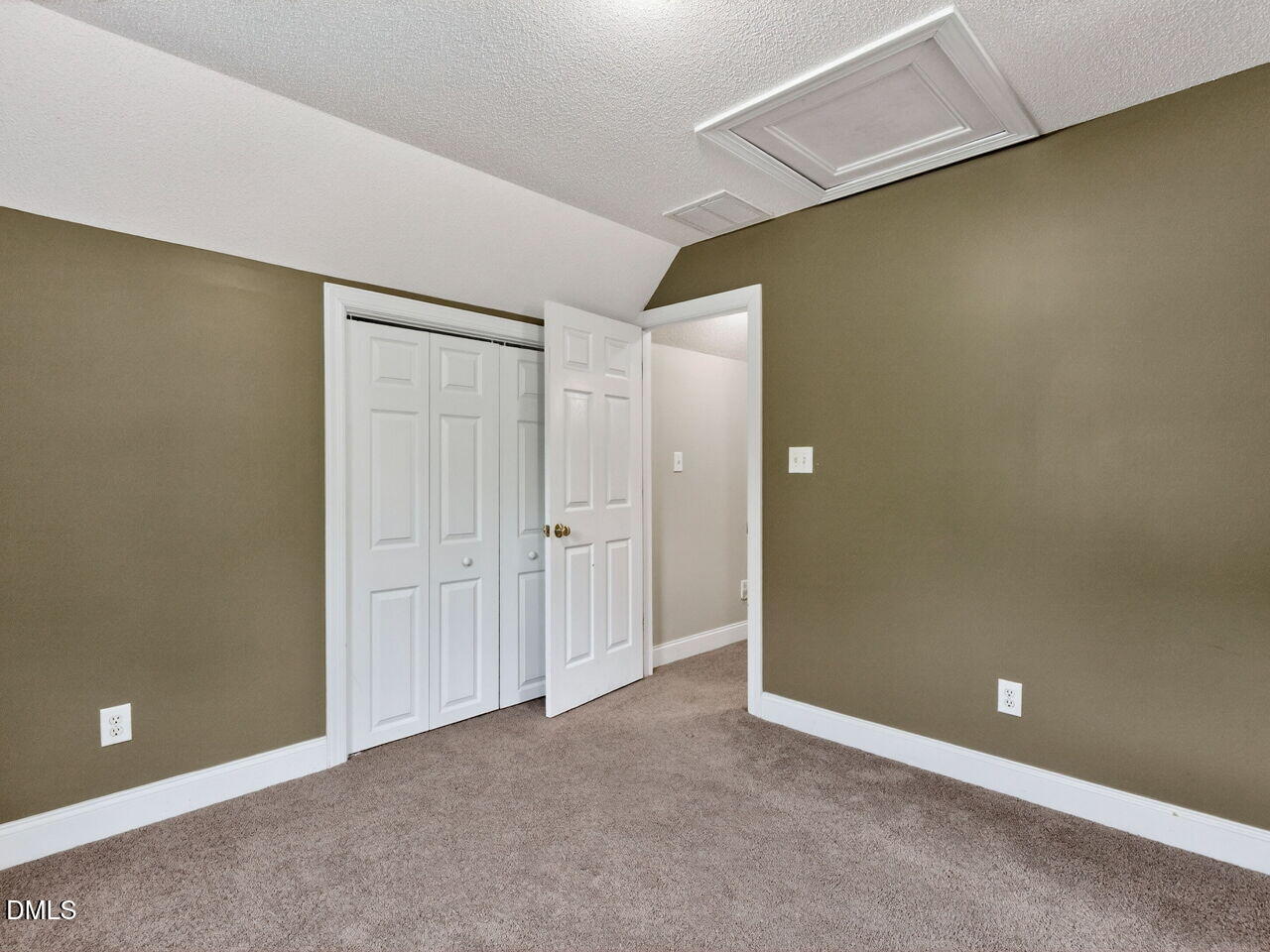 98 Starcroft Drive