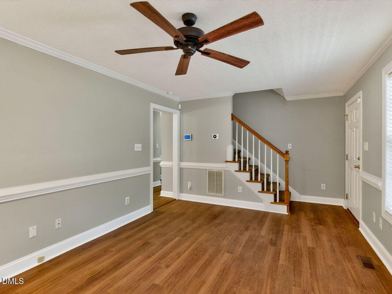 98 Starcroft Drive