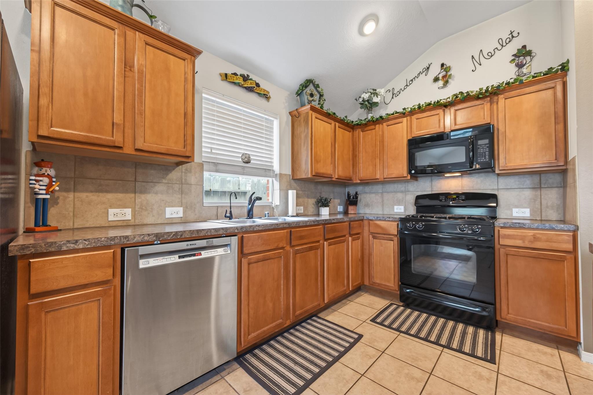 8622 Henrico Lane