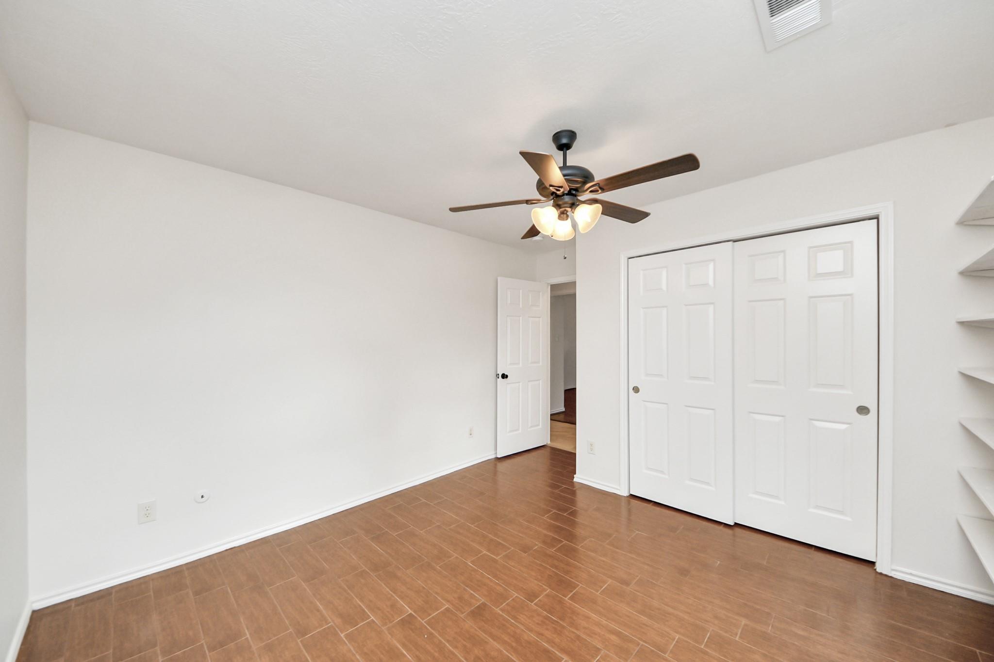 1806 Manor Circle