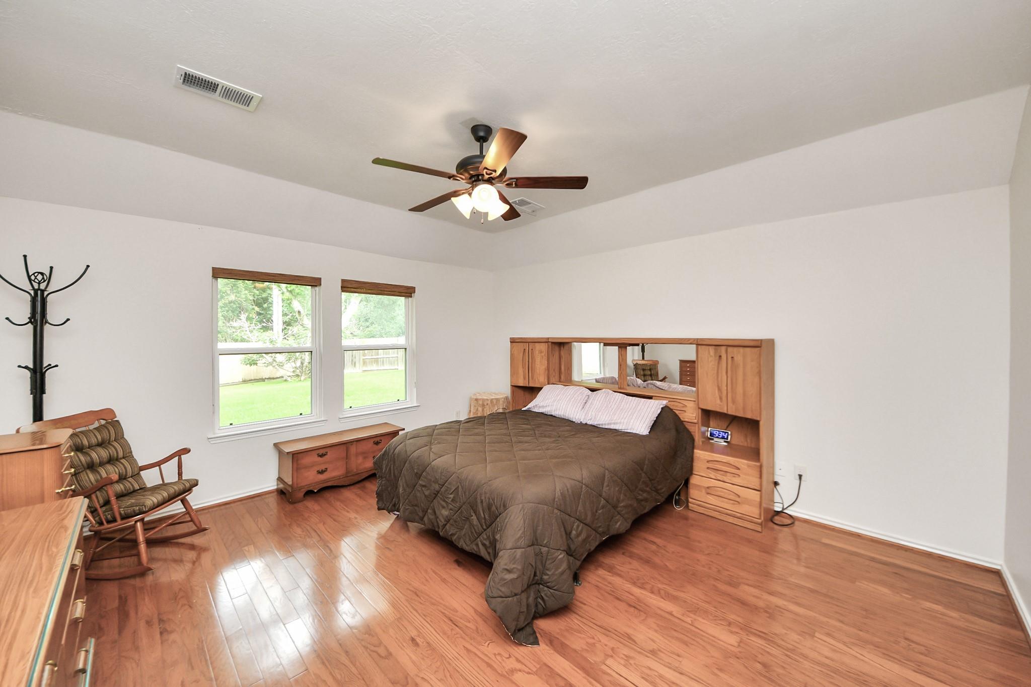 1806 Manor Circle