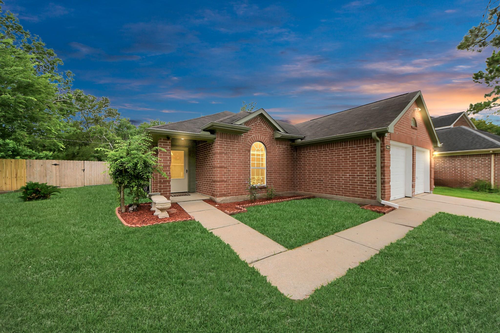 1806 Manor Circle