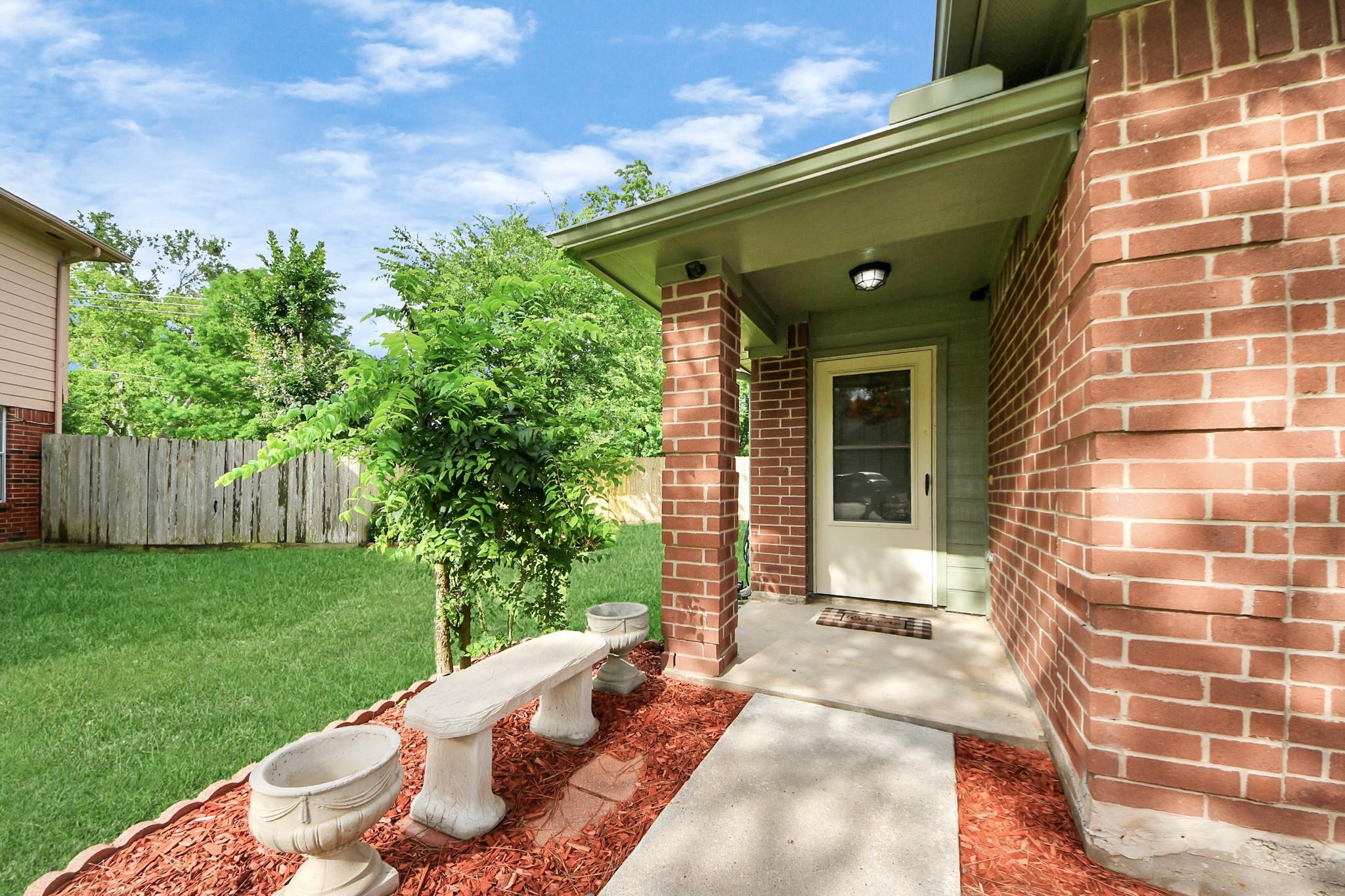 1806 Manor Circle