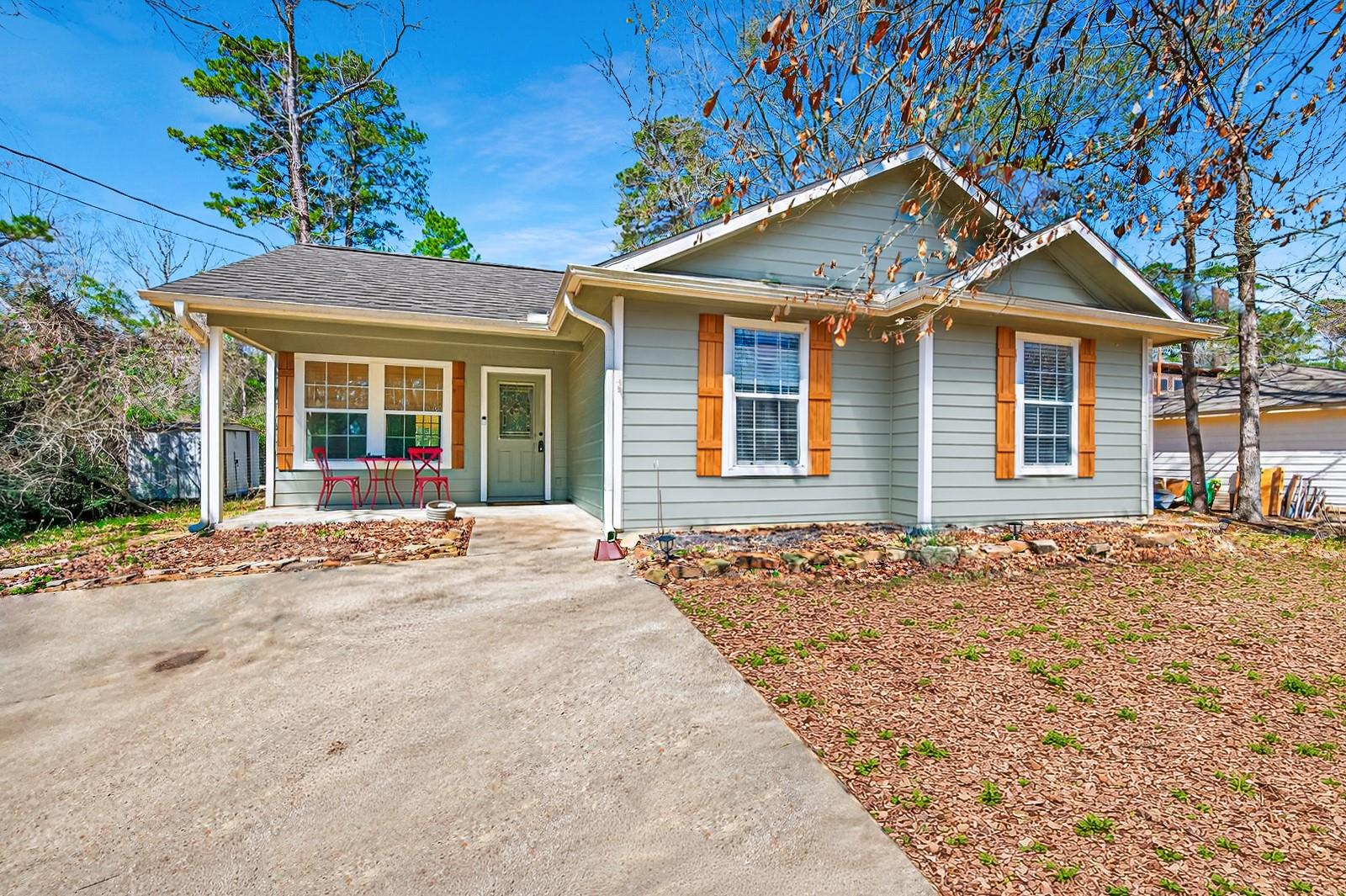 10391 Royal Magnolia Drive