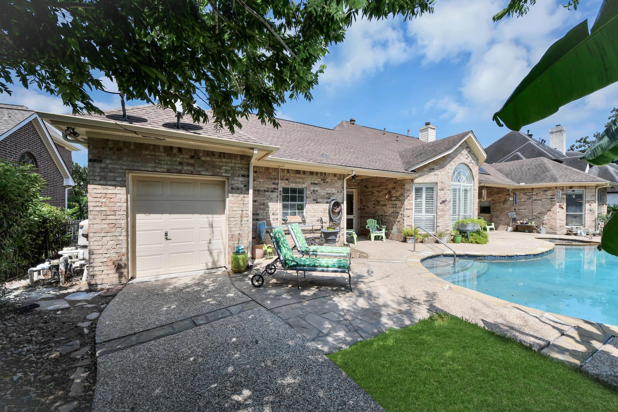 2627 Old South Drive