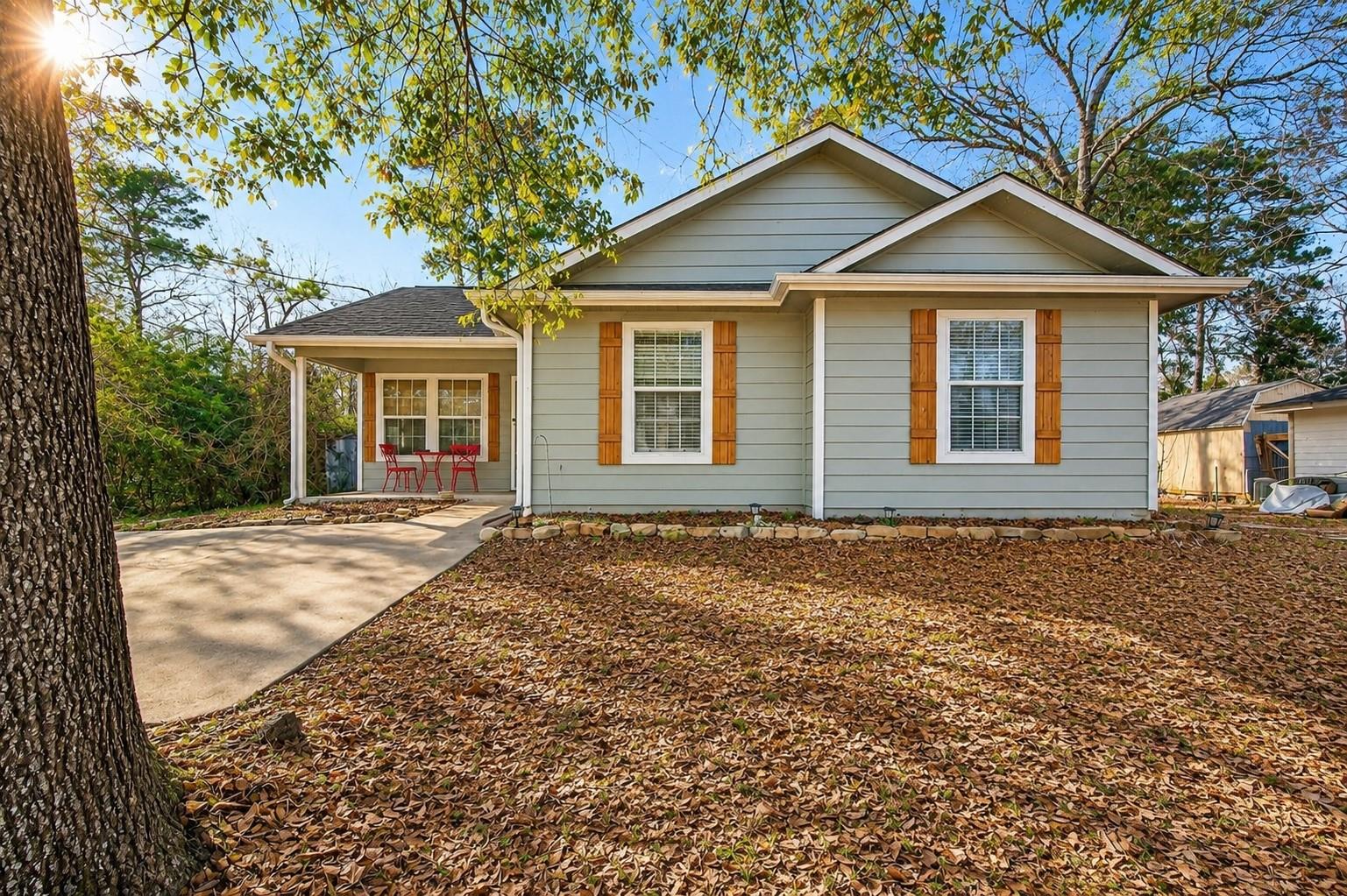 10391 Royal Magnolia Drive