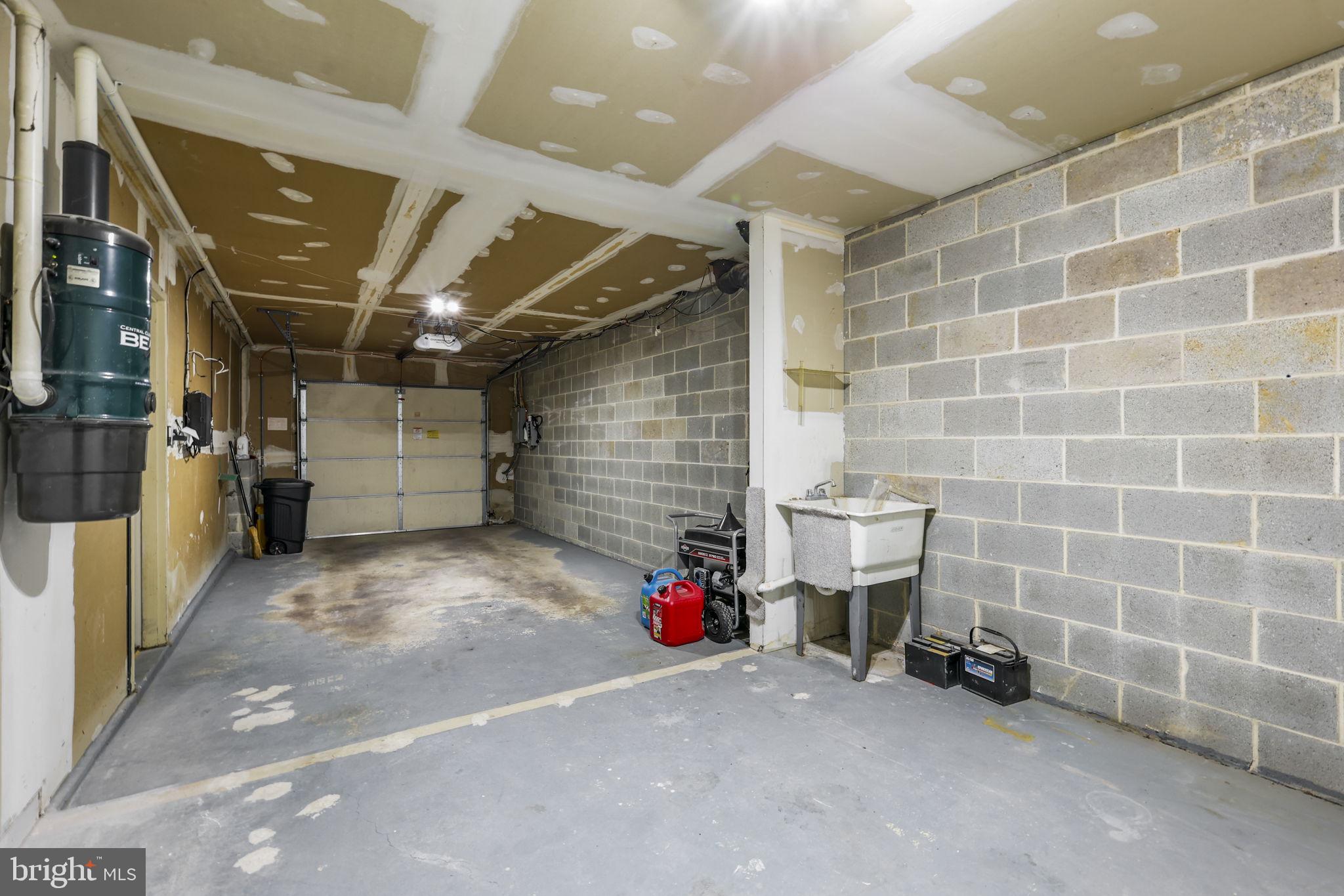 8607 TRUMBAUER DRIVE