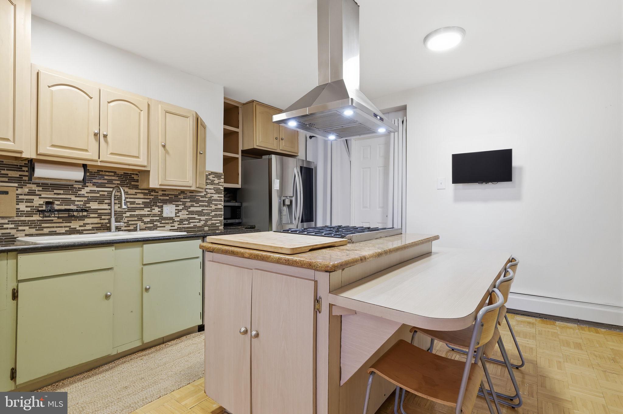 7702 CHELTENHAM AVENUE