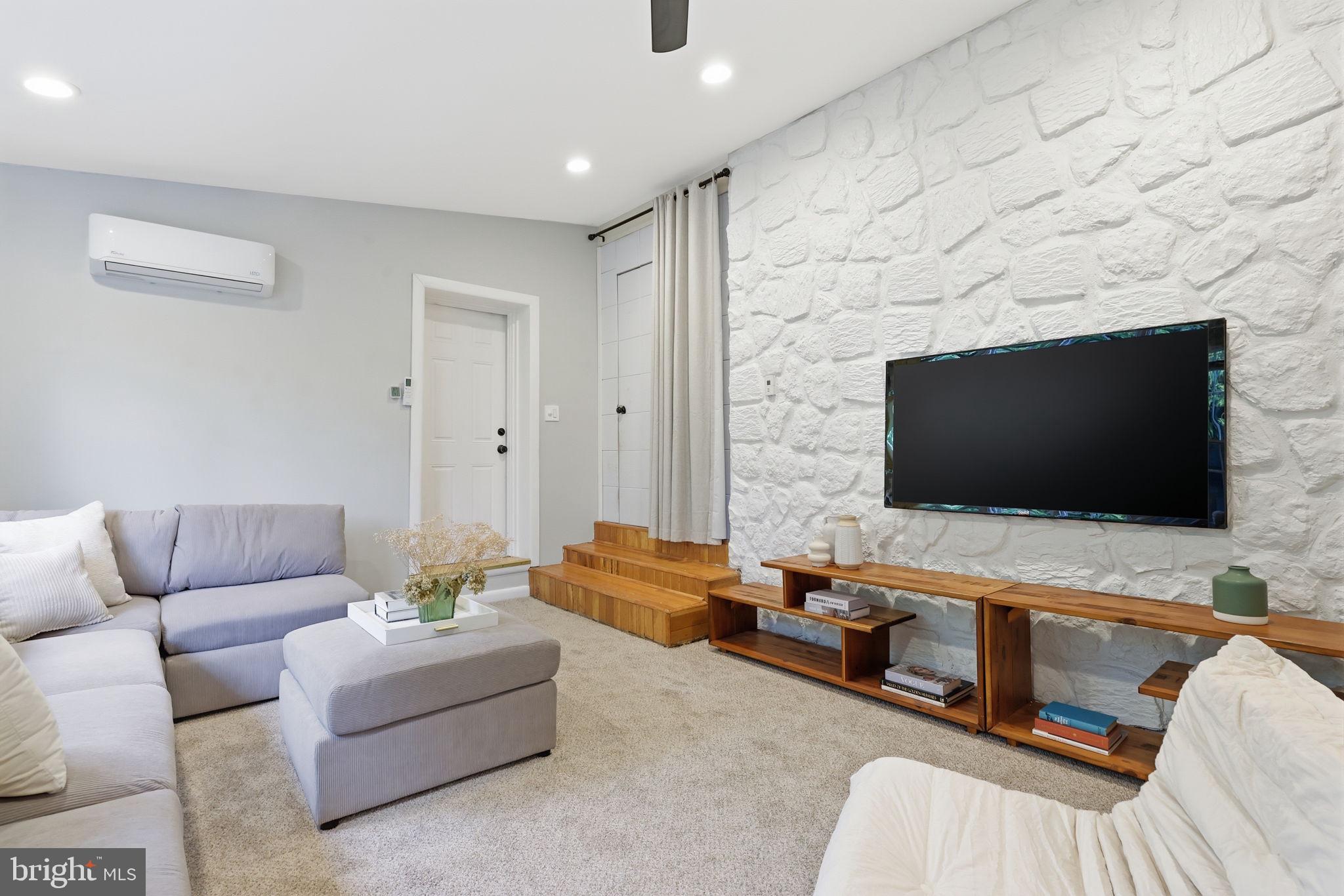 7702 CHELTENHAM AVENUE