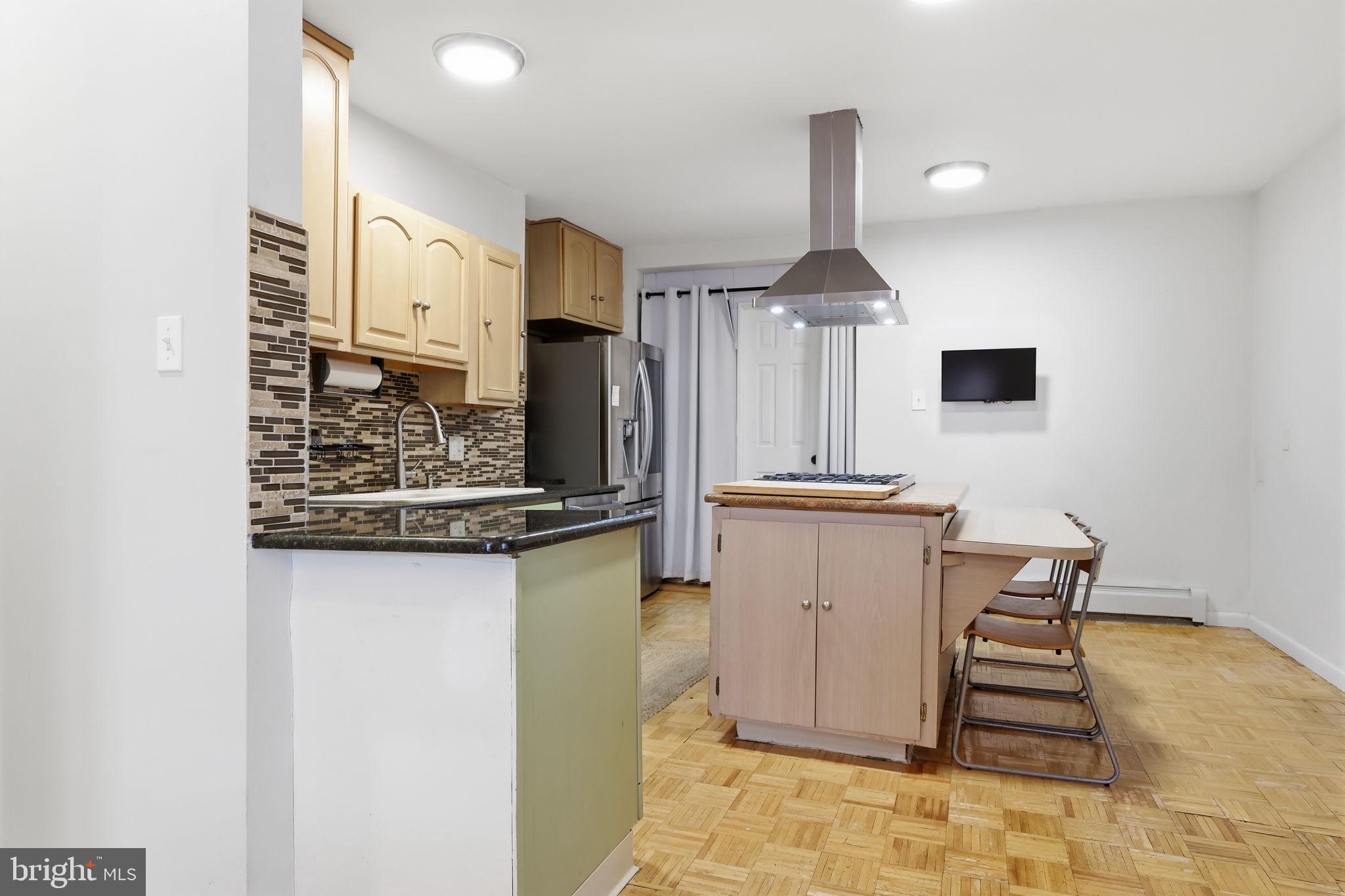 7702 CHELTENHAM AVENUE