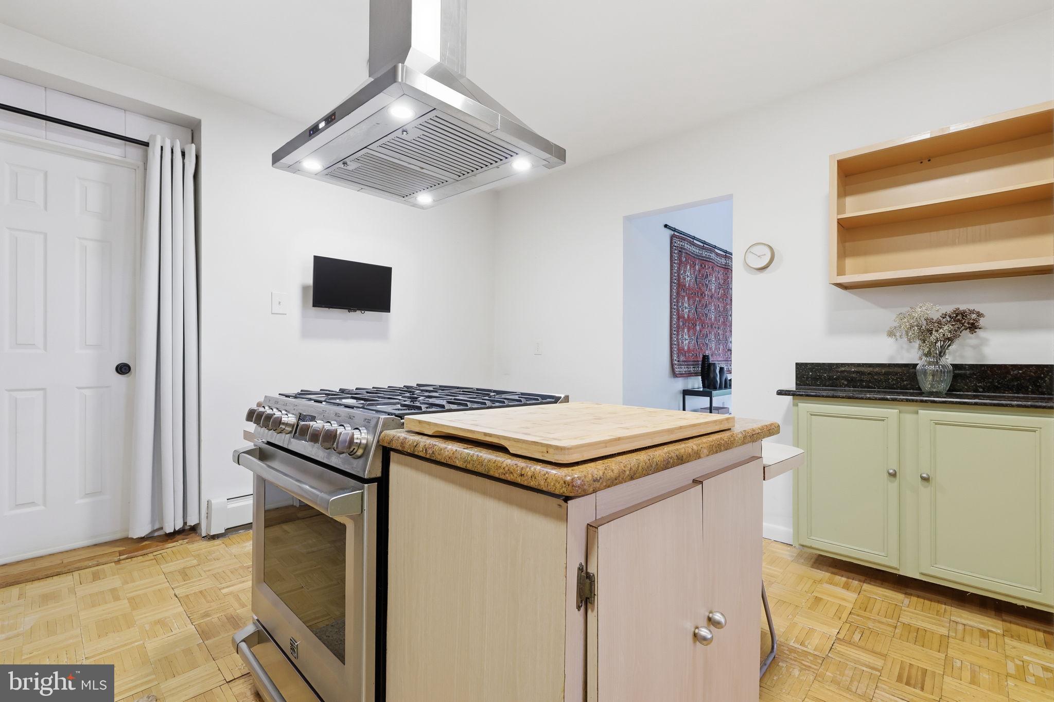 7702 CHELTENHAM AVENUE