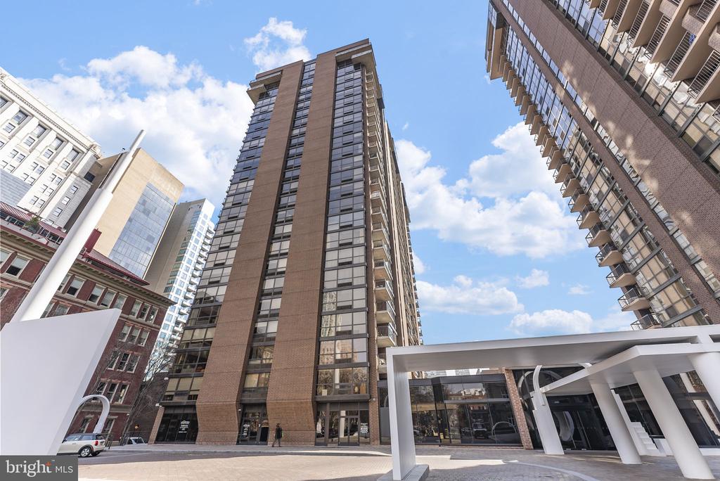 233 S 6TH STREET 608
