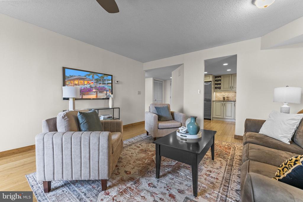 233 S 6TH STREET 608