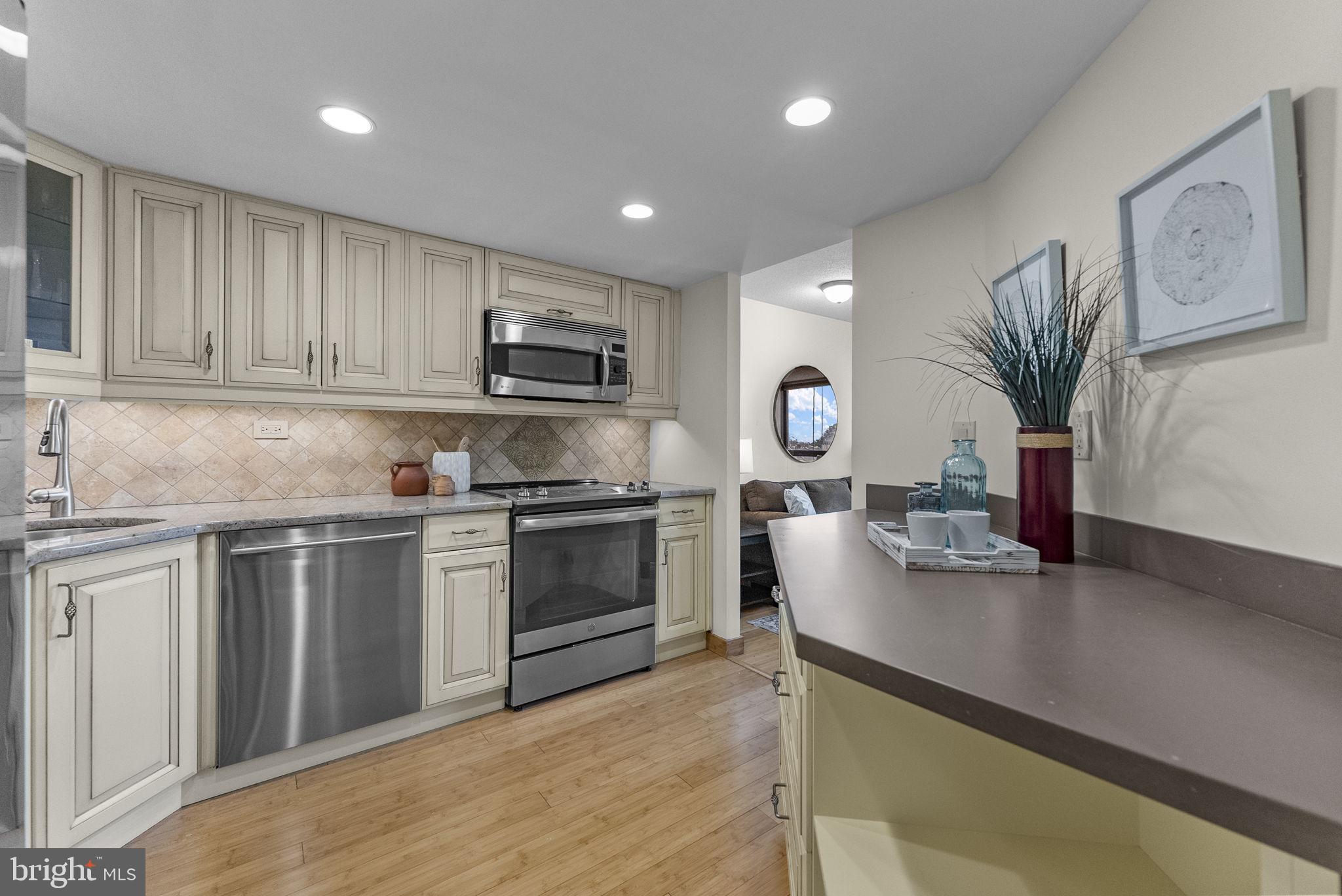 233 S 6TH STREET 608