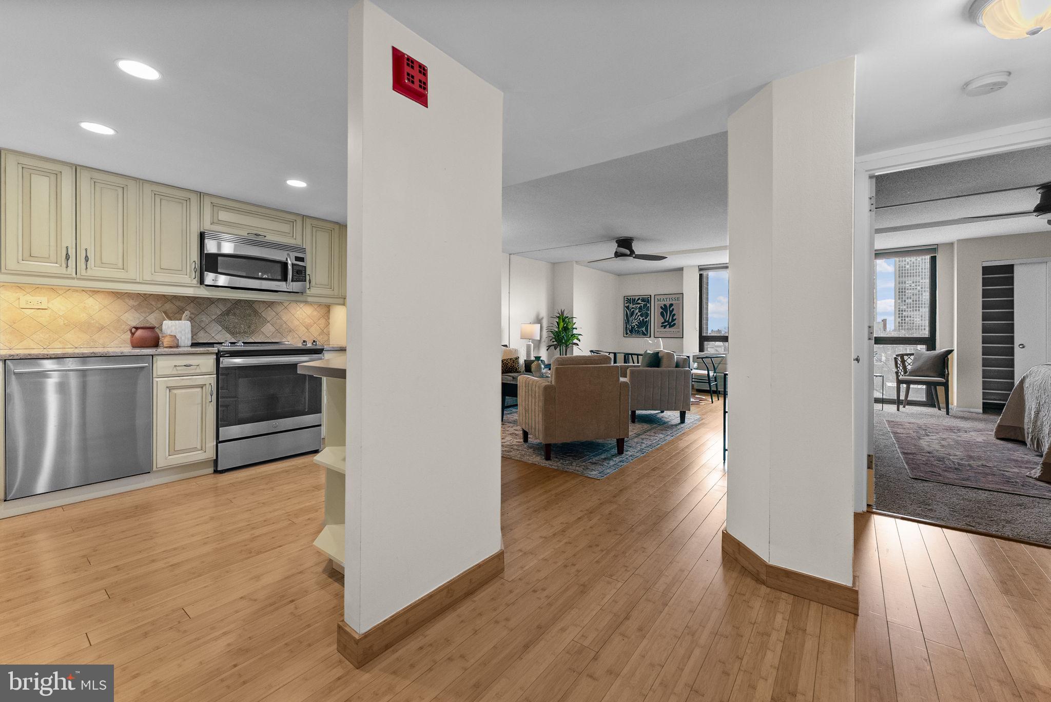 233 S 6TH STREET 608