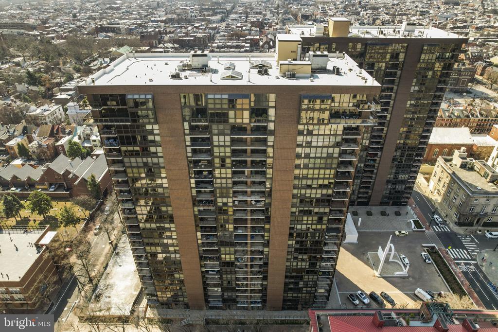 233 S 6TH STREET 608