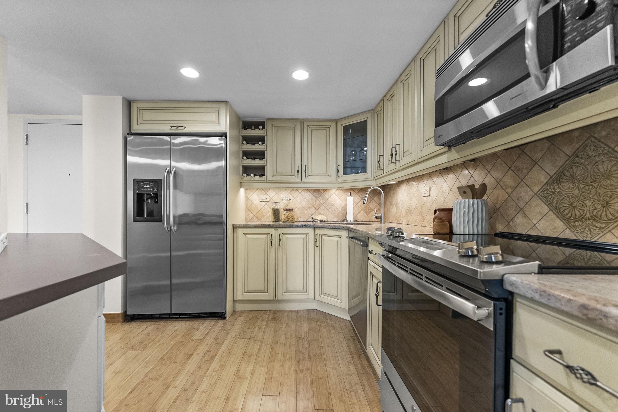 233 S 6TH STREET 608