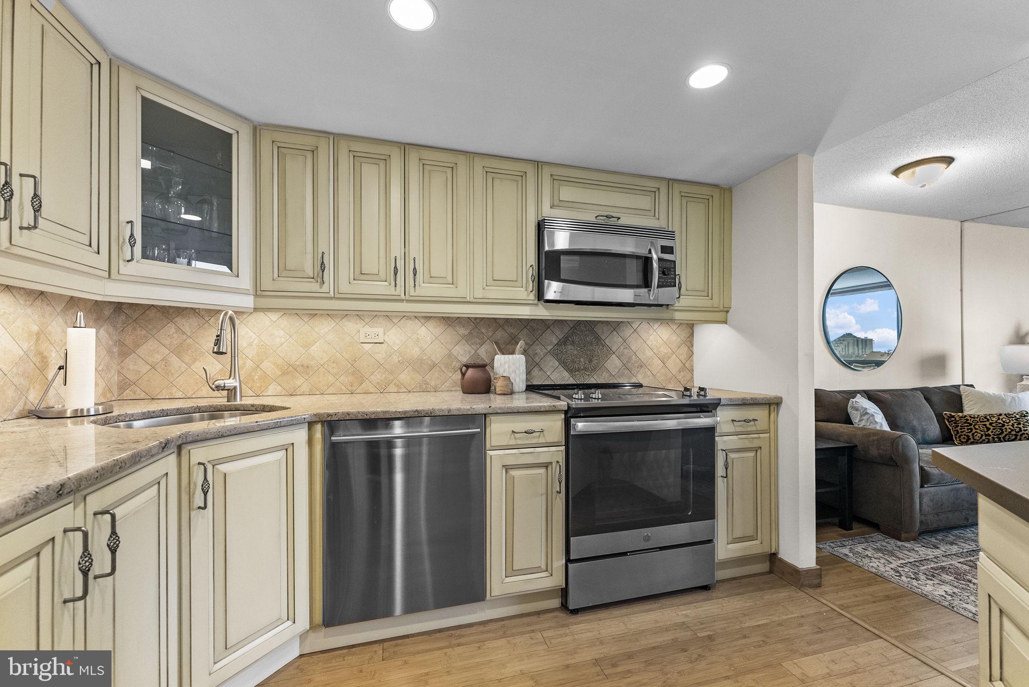 233 S 6TH STREET 608