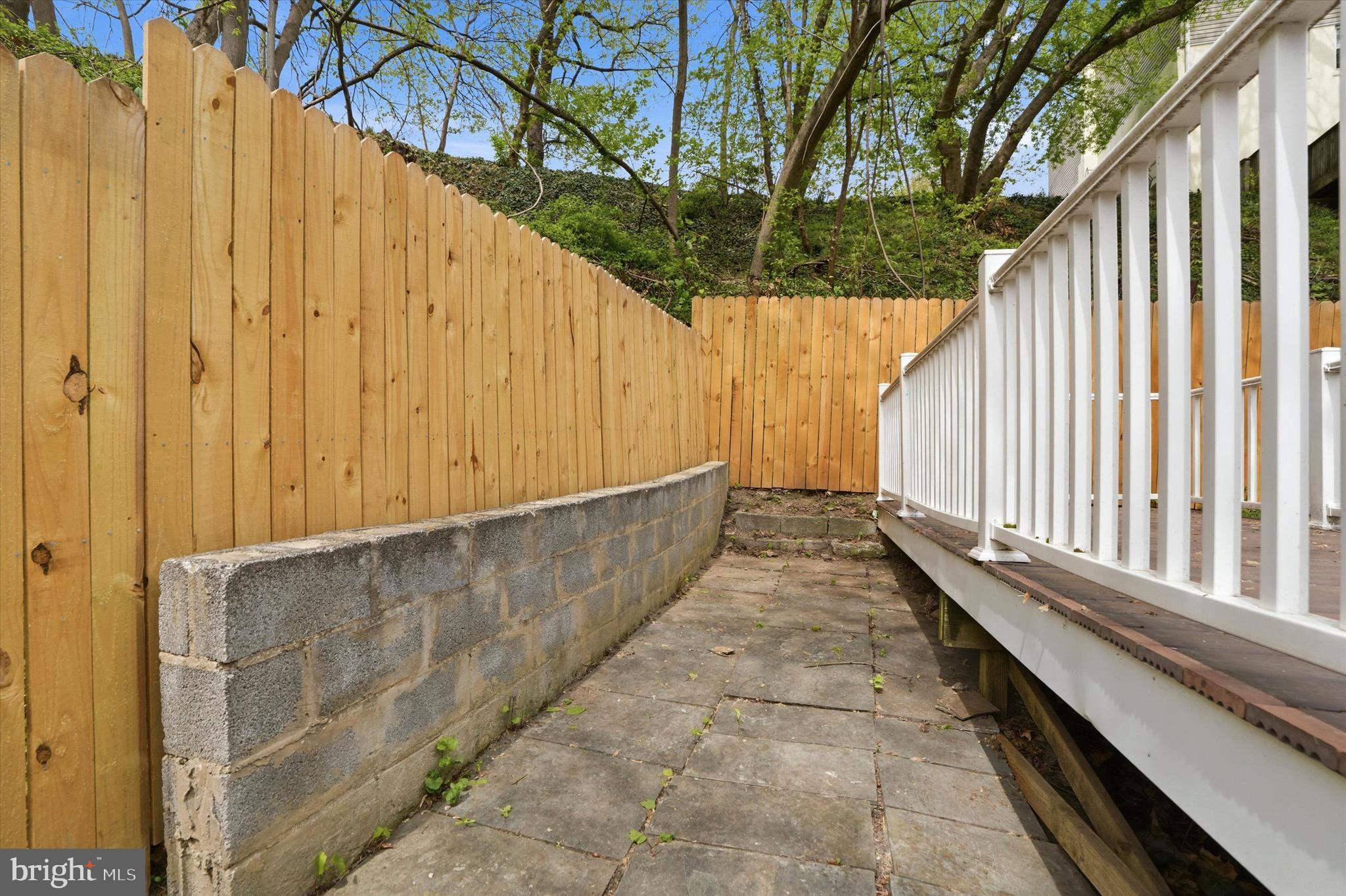 286 LEVERINGTON AVENUE