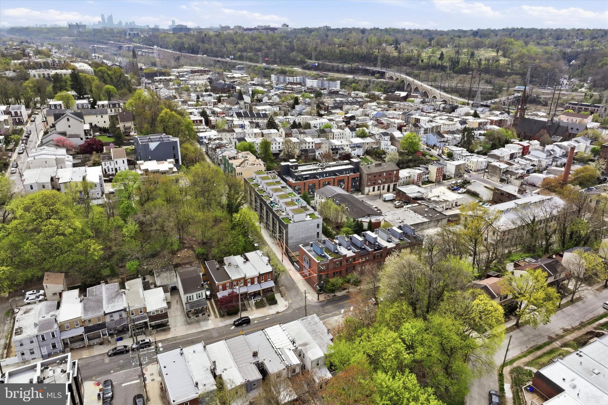 286 LEVERINGTON AVENUE