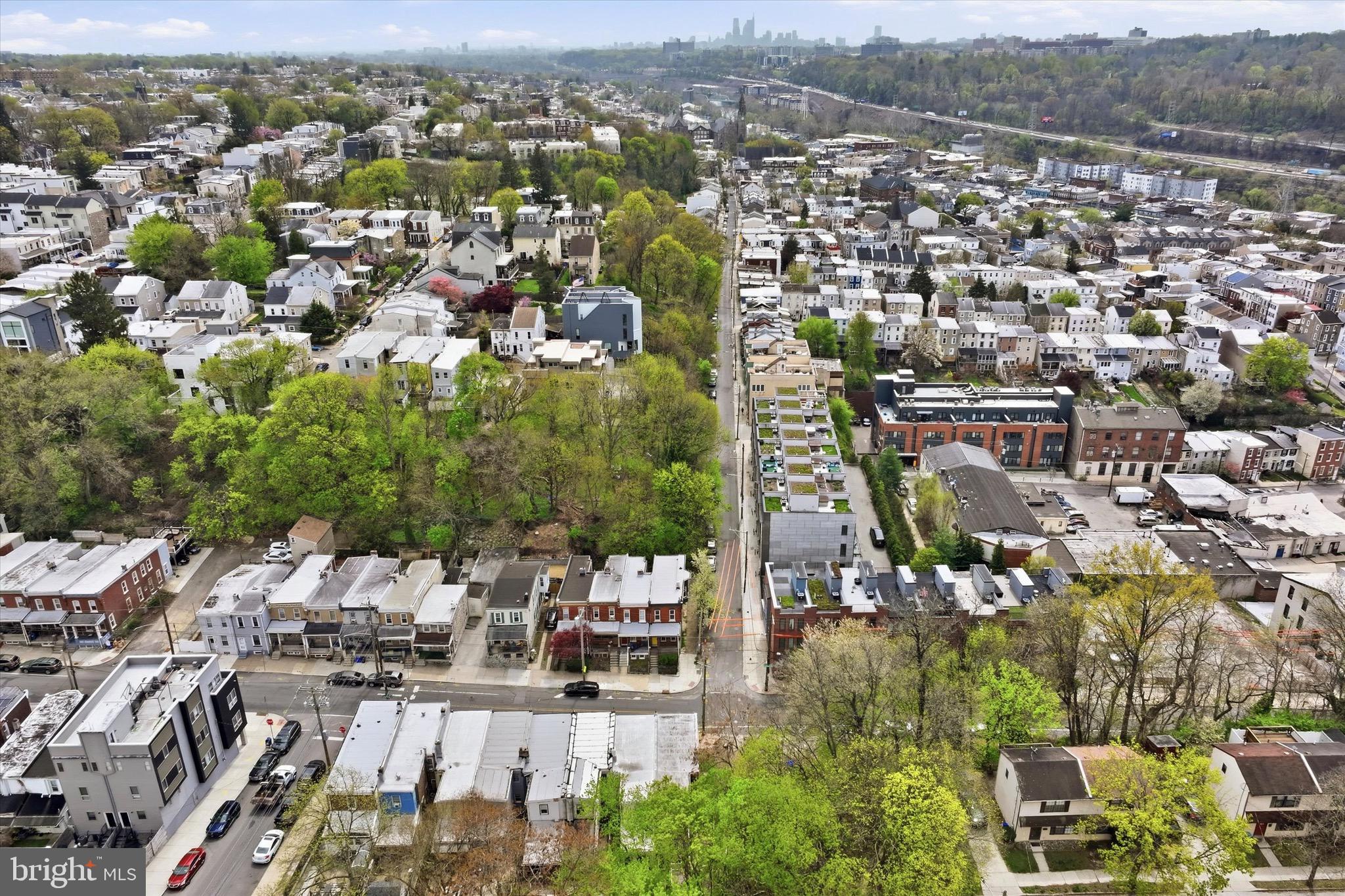 286 LEVERINGTON AVENUE