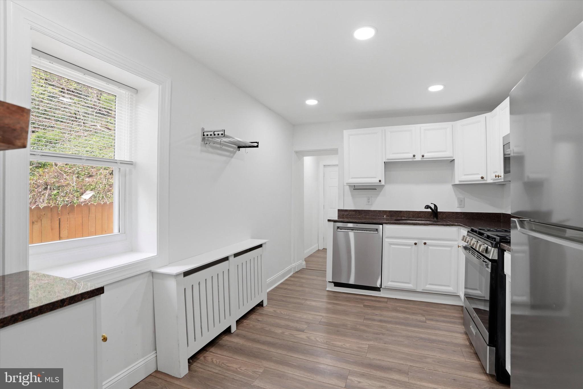 286 LEVERINGTON AVENUE