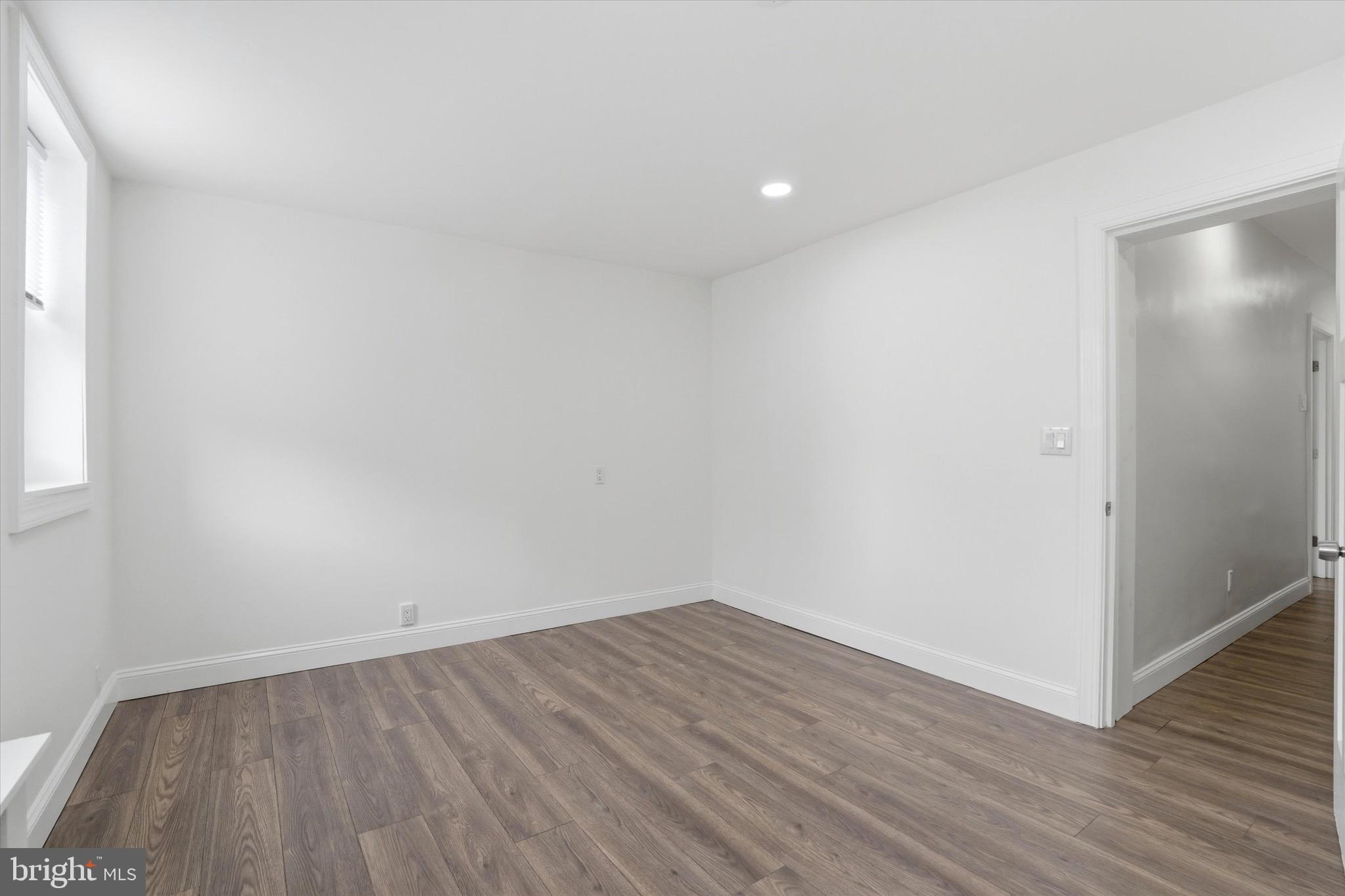 286 LEVERINGTON AVENUE