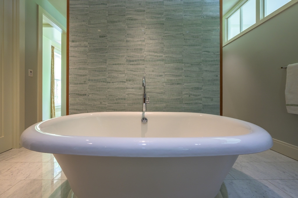 163 Nagog Hill Rd, Acton