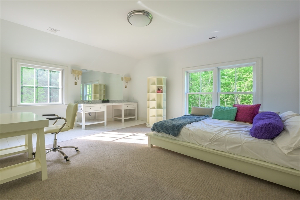 163 Nagog Hill Rd, Acton