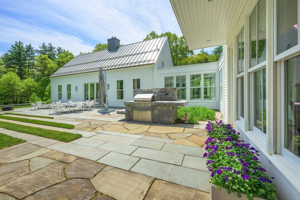 163 Nagog Hill Rd, Acton