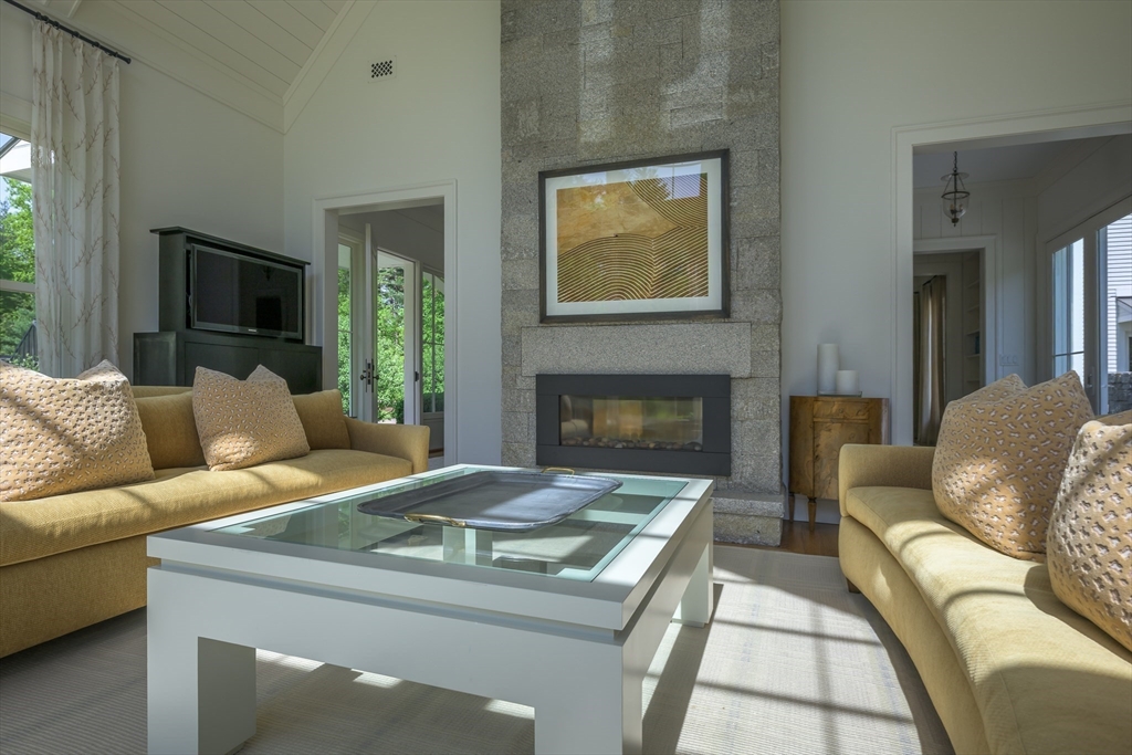 163 Nagog Hill Rd, Acton