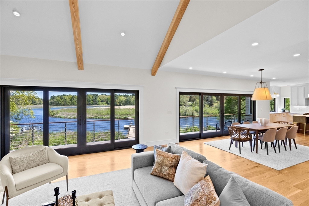 38 Old Shipyard Ln, Hanover