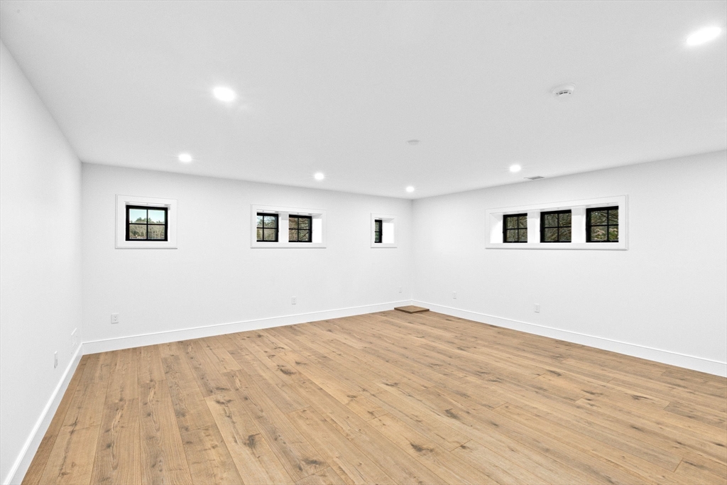 38 Old Shipyard Ln, Hanover