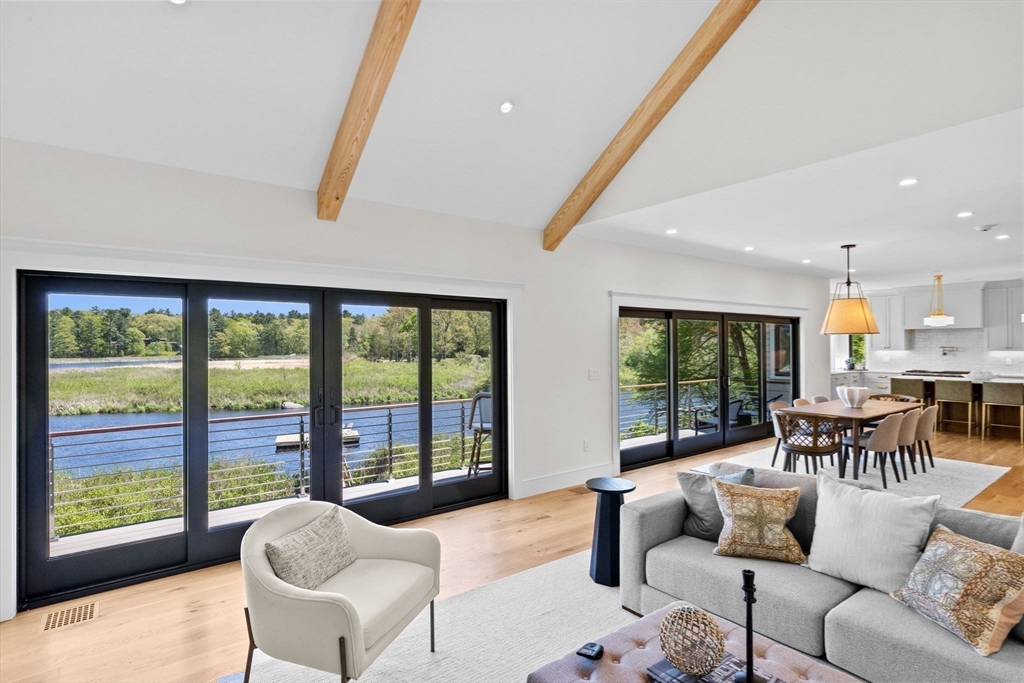 38 Old Shipyard Ln, Hanover