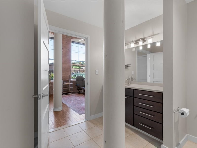 1245 Adams St # B210