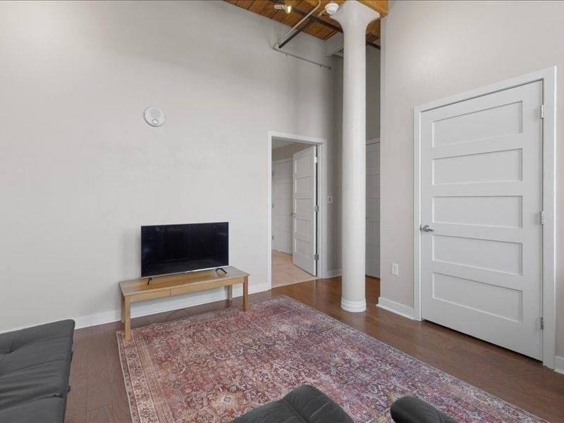 1245 Adams St # B210