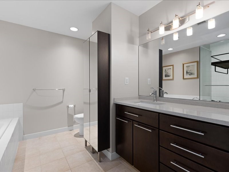 1245 Adams St # B210