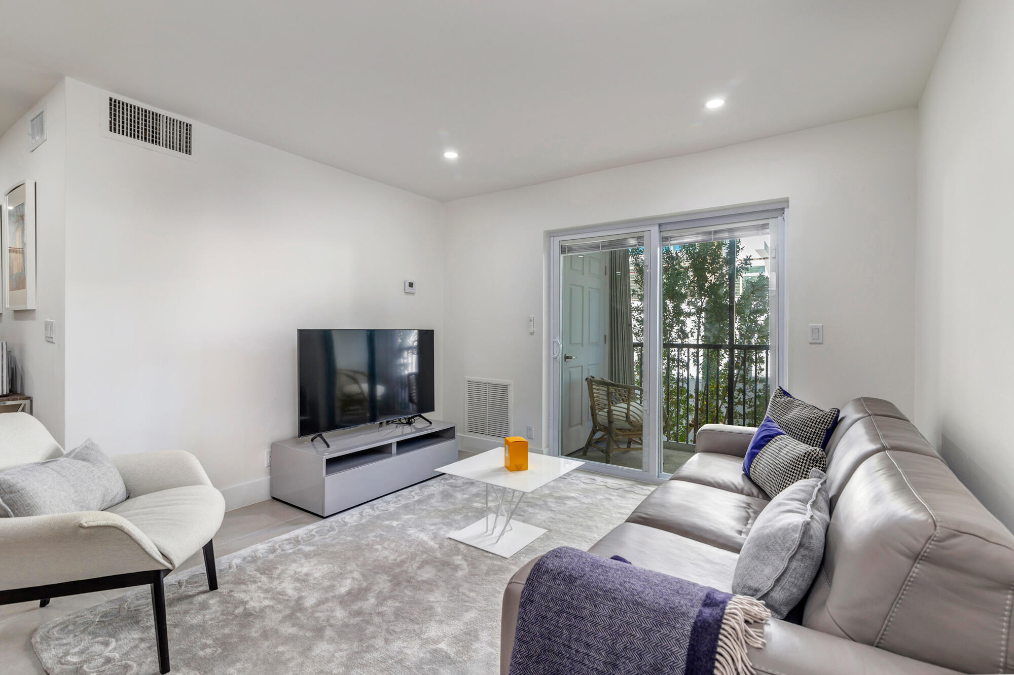 1527 S Flagler Drive 113f