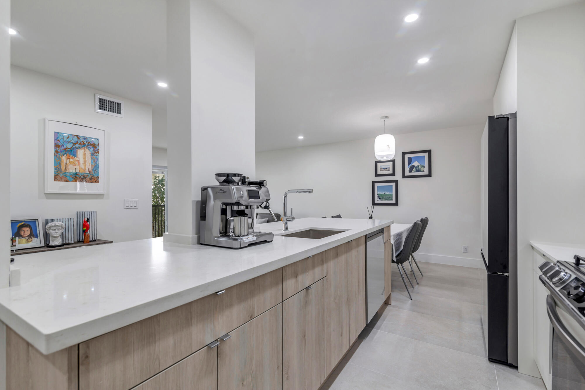 1527 S Flagler Drive 113f