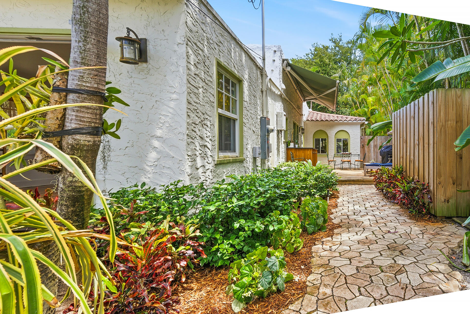 810 Avon Road