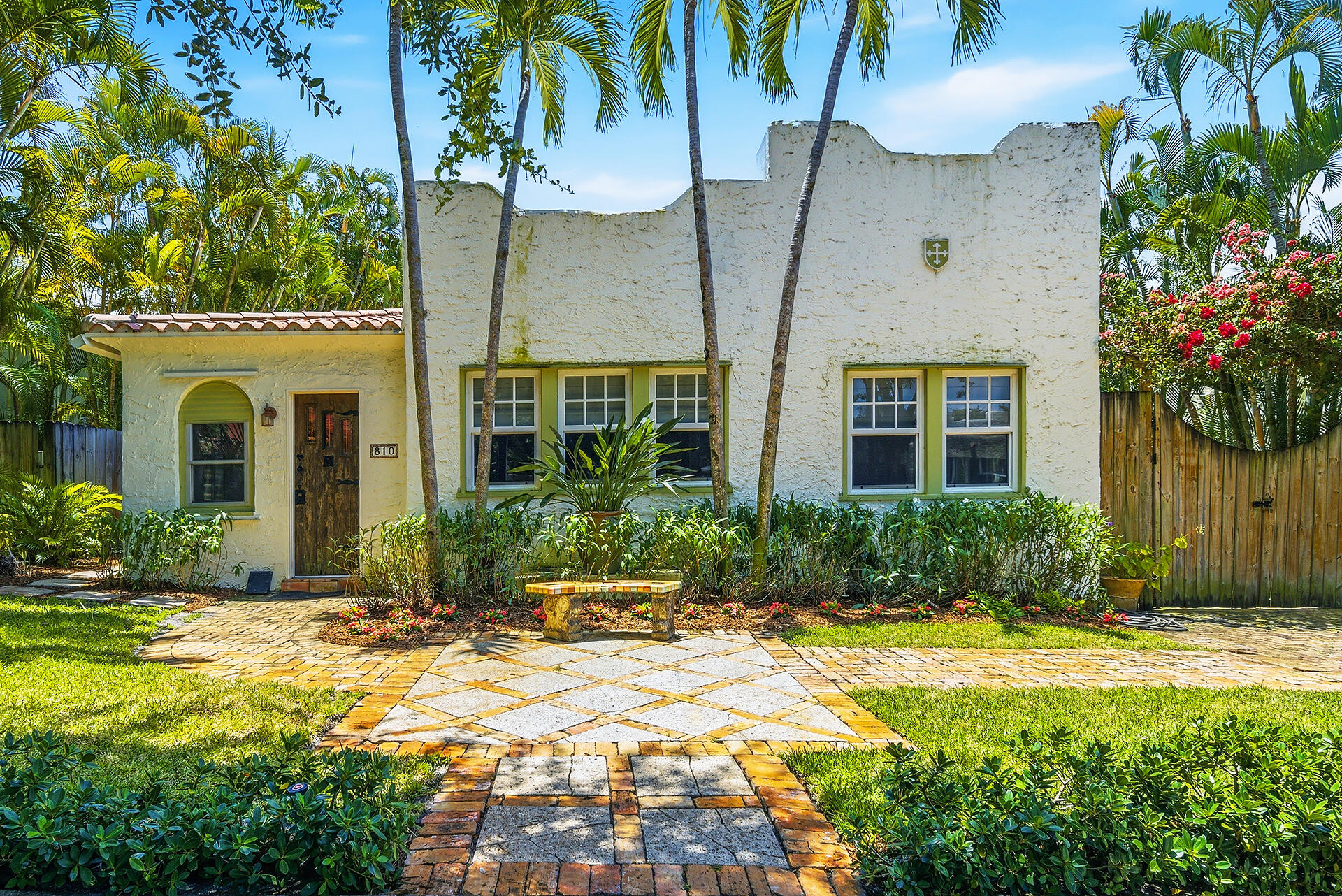 810 Avon Road