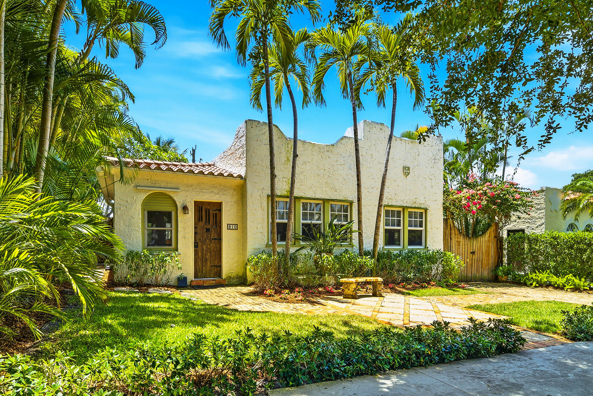 810 Avon Road