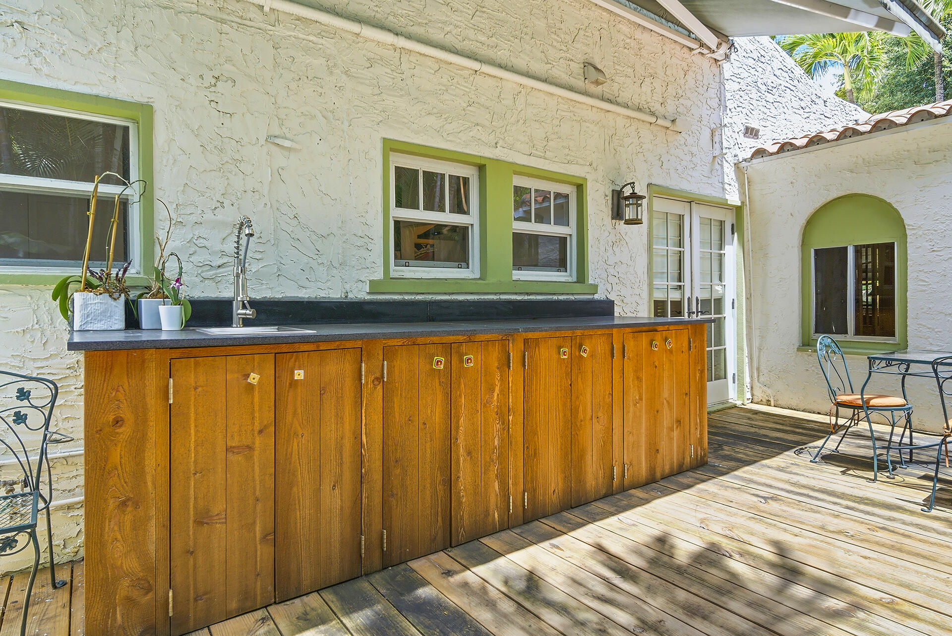 810 Avon Road